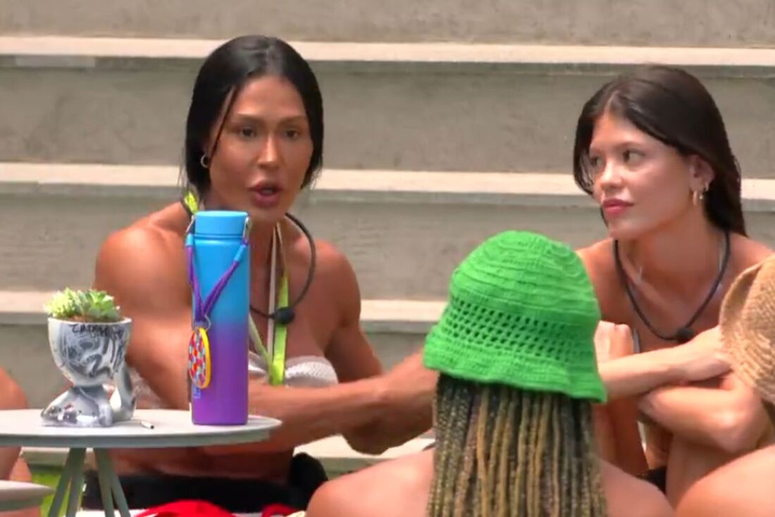 Gracyanne Barbosa conversa com brothers e alerta Aline sobre Diogo
