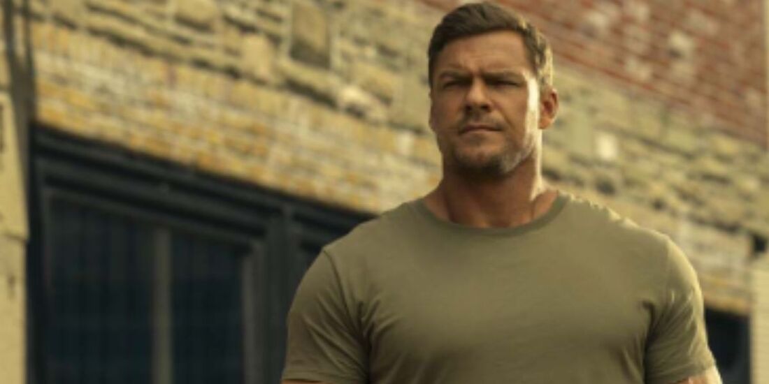 Alan Ritchson em "Reacher", como Jack Reacher