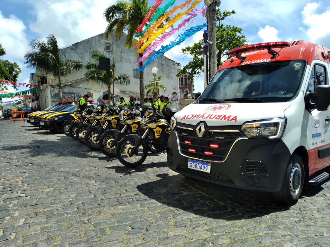 Novos veículos foram entregues nesta terça (25)