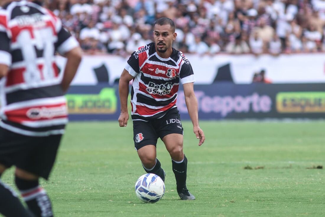 Santa Cruz deve contar com Rodrigues na lateral-esquerda 