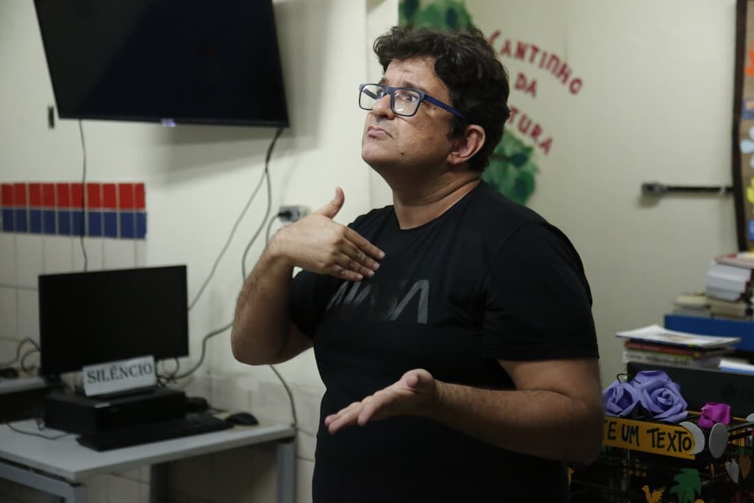 Dia Nacional da Língua Brasileira de Sinais é comemorado nesta quinta-feira (24)