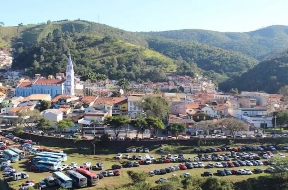 Vista geral da cidade de Paraibuna, no interior de São Paulo 