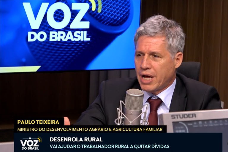 Ministro Paulo Teixeira durante participação no programa Voz do Brasil desta segunda-feira (17)