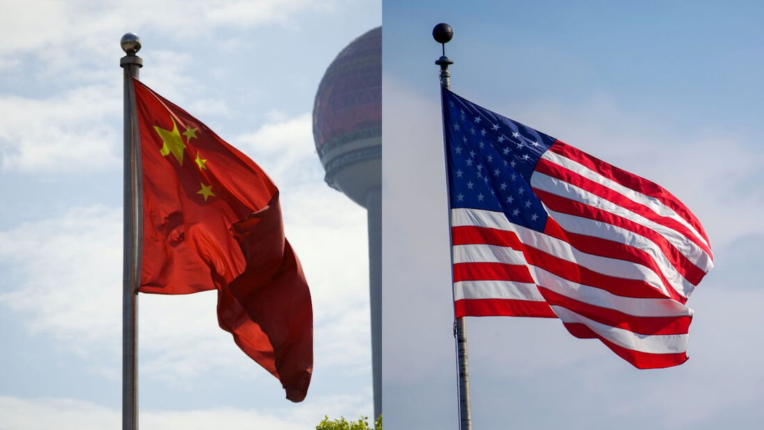 Bandeiras da China e dos Estados Unidos