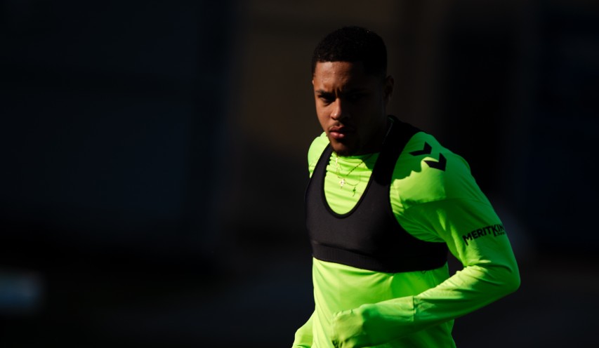 Vitor Roque, atacante do Betis