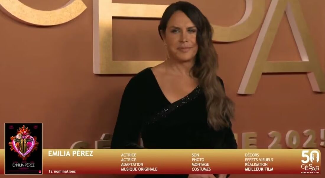 Karla Sofía Gascón no tapete vermelho do prêmio César nesta sexta-feira, 28