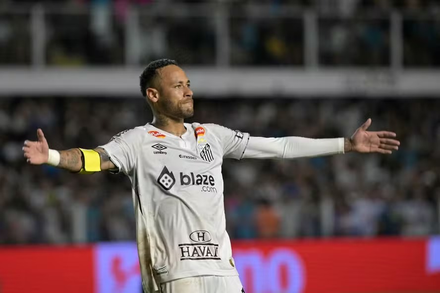 Neymar fez sua reestreia pelo Santos nesta quarta-feira