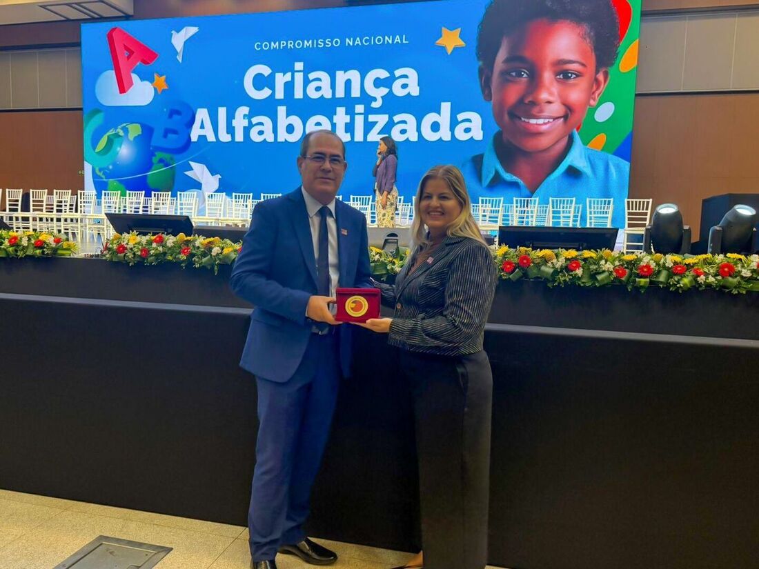 Jaboatão recebeu Selo Ouro de Compromisso com a Alfabetização