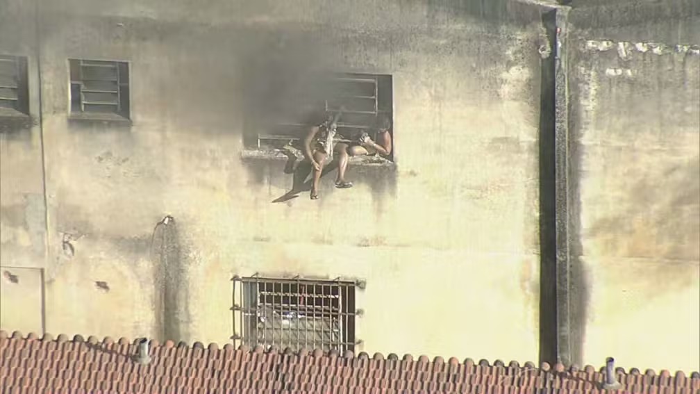 Prédio pega fogo no Rio