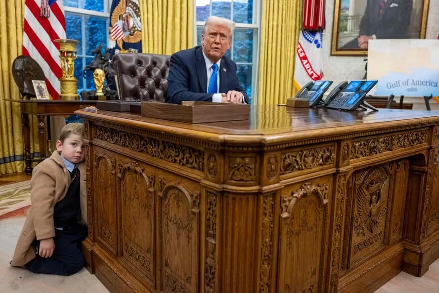 X, filho de Musk, ao lado do presidente Donald Trump 
