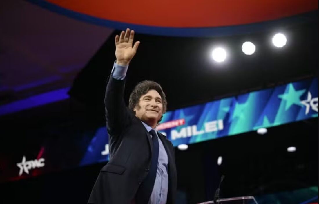 presidente argentino Javier Milei chega para discursar durante a Conferência Política de Ação Conservadora (CPAC) anual em Maryland