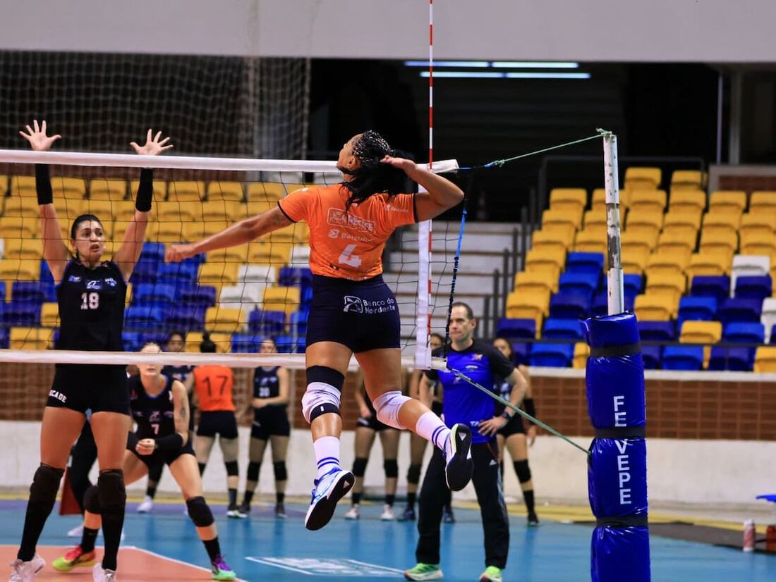 Recife Vôlei vence mais uma e acende esperança de estar no mata-mata na Superliga B