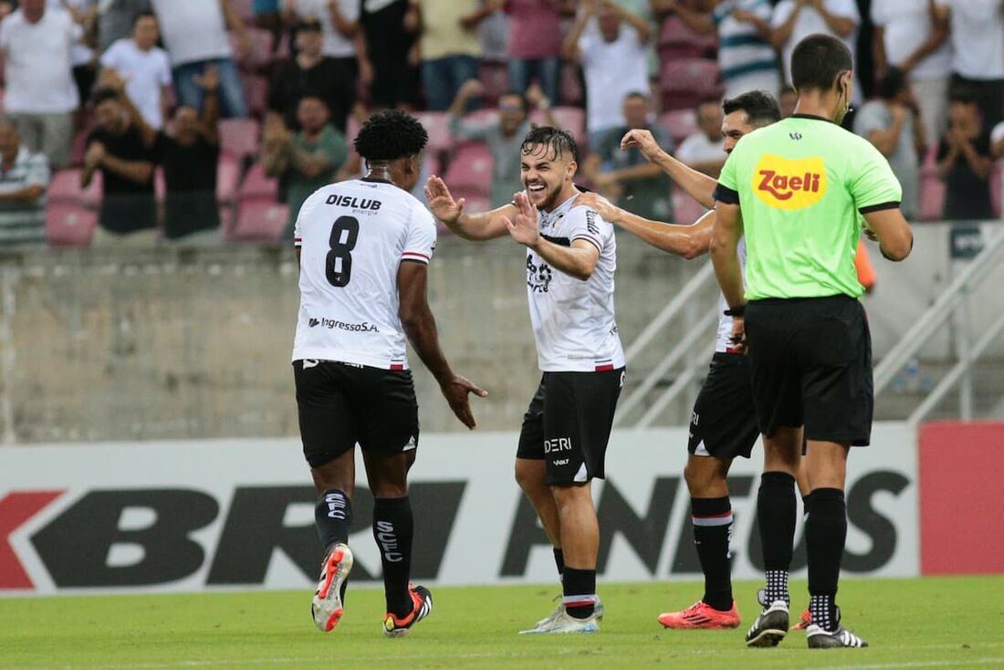 De contrato renovado, João Pedro lidera o Santa Cruz no duelo diante do Maguary