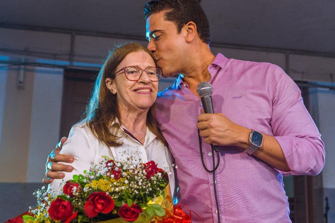 Mércia Pinheiro, mãe do prefeito de Carurauru, Rodrigo Pinheiro, morre aos 75 anos.