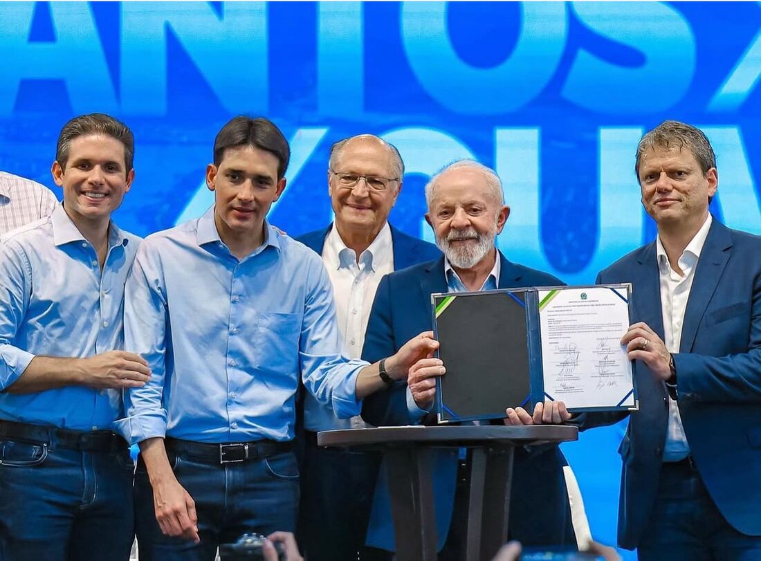 O governador Tarcísio de Freitas comemorou a parceria com o presidente Lula