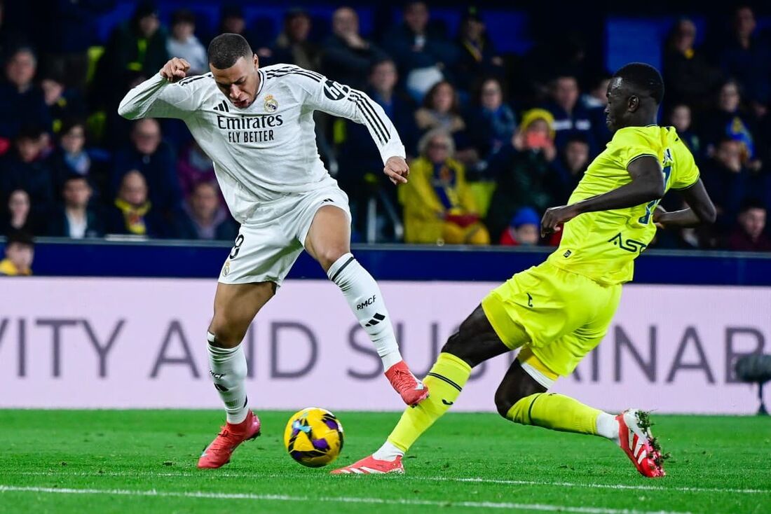 Mbappé marcou dois para o Real Madrid, que venceu de virada e se consolidou na liderança