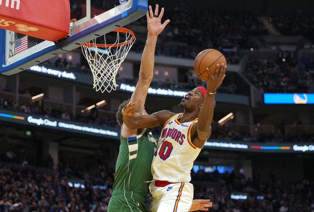 Na ausência de Curry, Jimmy Butler assumiu o protagonismo na vitória do Warriors