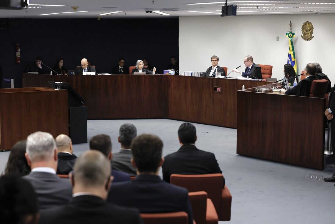 Ministros do STF ignoram preliminares e atropelam estratégia das defesas na ação do golpe