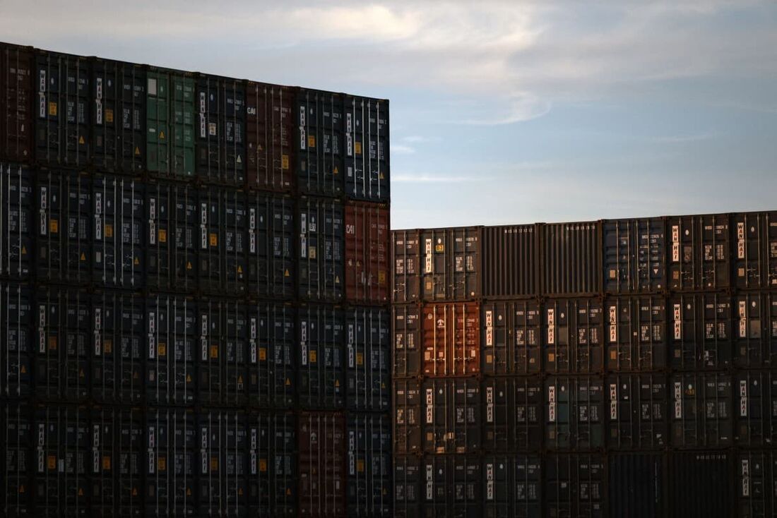 Contêineres no porto de Ensenada, estado da Baixa Califórnia, México