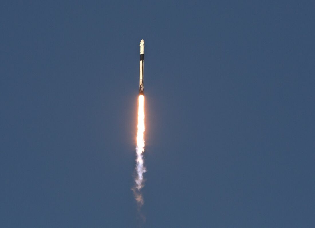  Falcon 9 em missão