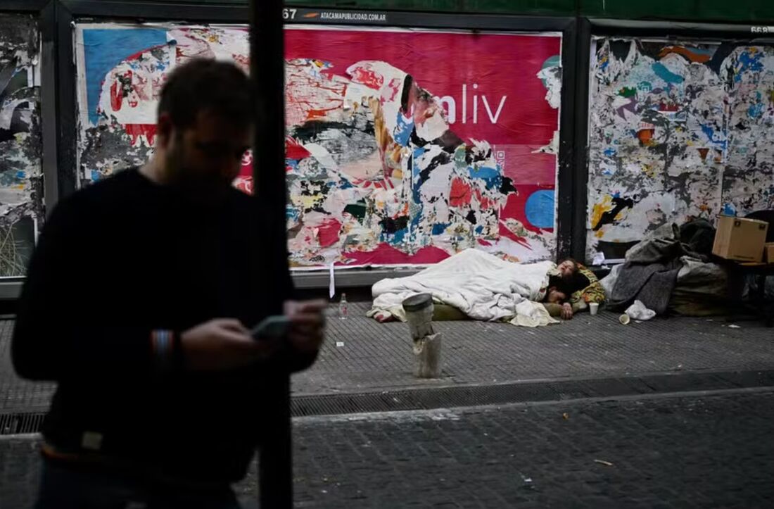 O número de pessoas abaixo da linha da pobreza caiu drasticamente