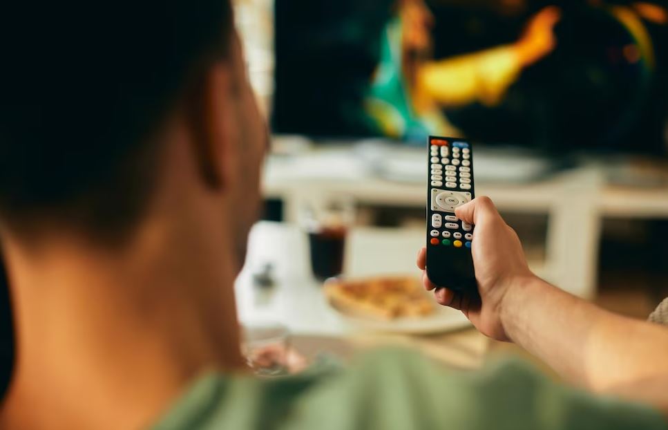 Os dispositivos não homologados de TV Box, vendidos irregularmente, são amplamente usados para pirataria, mas a Anatel afirma que o problema vai além da violação de direitos autorais
