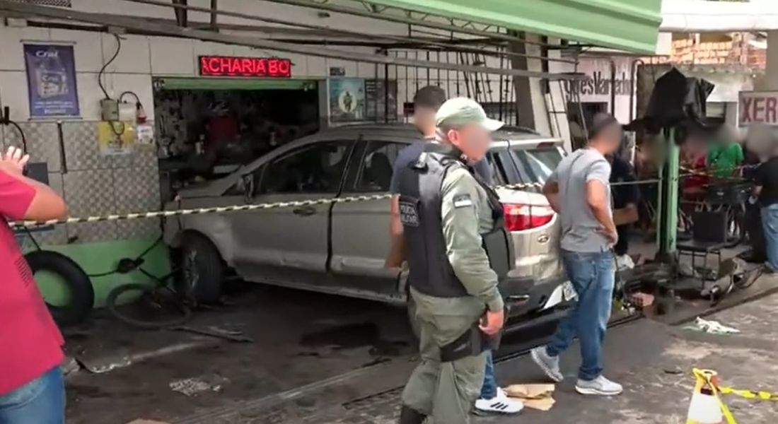Motorista do veículo, um homem de 32 anos, foi preso em flagrante