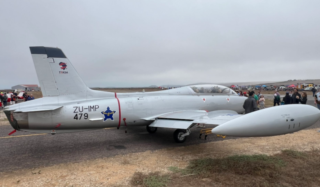 Avião realizava manobra quando caiu e explodiu