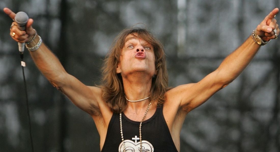 David Johansen em performance do New York Dolls em 2007