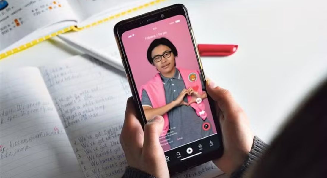 TikTok alimenta autodiagnostico de TDAH com conteúdo enganoso, mostra novo estudo