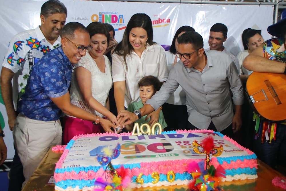 Prefeita Mirella Almeida celebra os 490 anos da cidade de Olinda junto a aliados e população