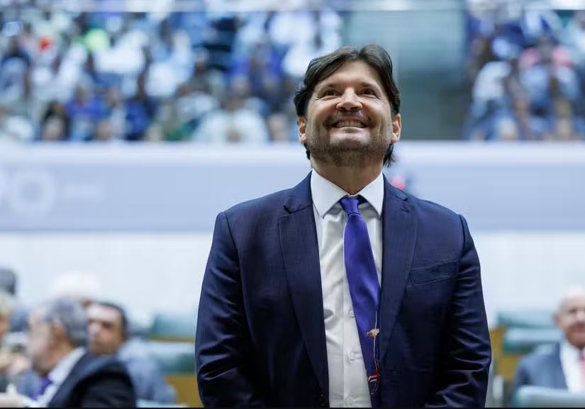 André do Prado acompanha votação no plenário que o reelegeu presidente da Alesp