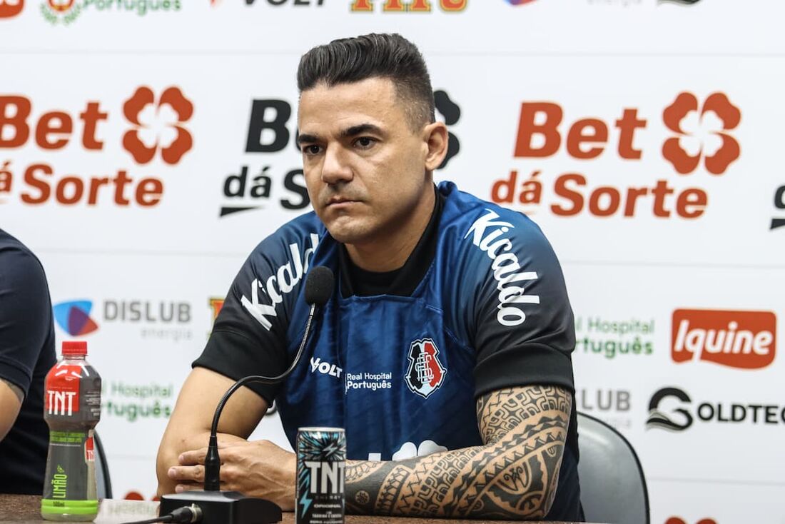 Felipe Alves, novo goleiro do Santa Cruz