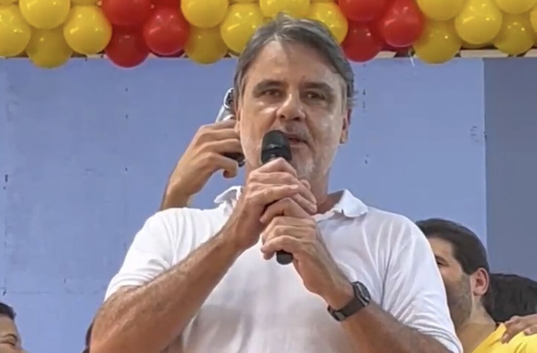 Presidente estadual do MDB e secretário de Relações Institucionais do Recife, Raul Henry participa de congresso do PSB