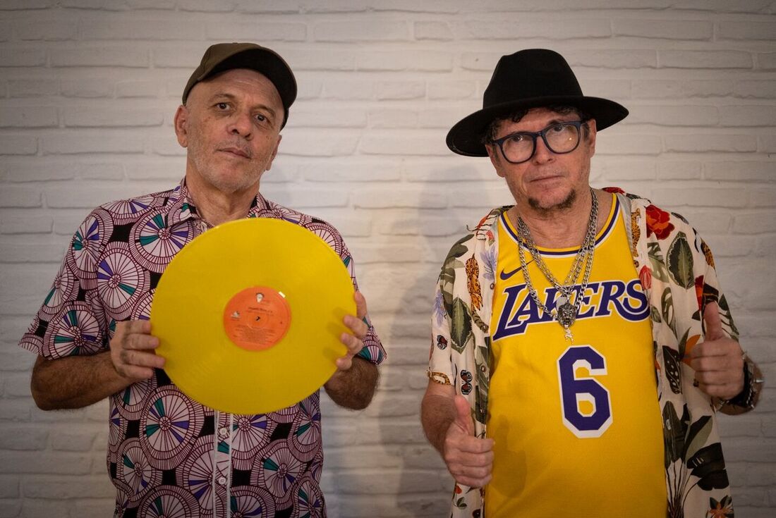 Renato L (esq.) e Fred Zeroquatro (dir.) conduzem "Mangue em Movimento"