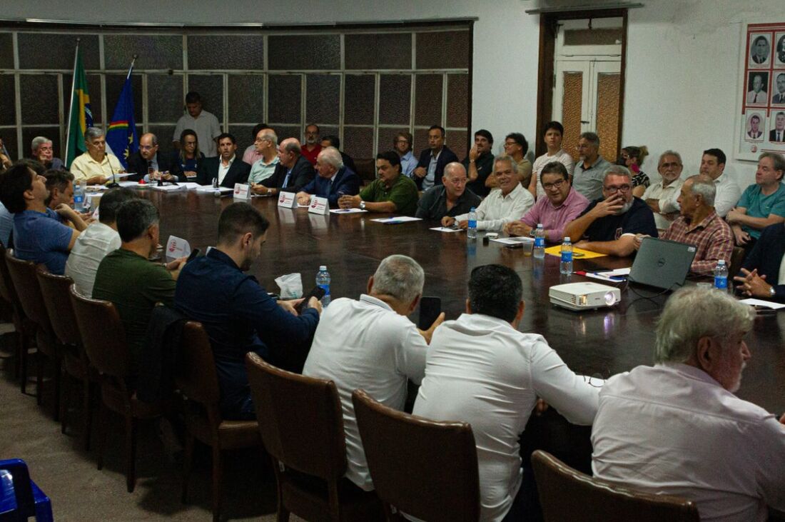 Reunião no Conselho Deliberativo para tratar da SAF