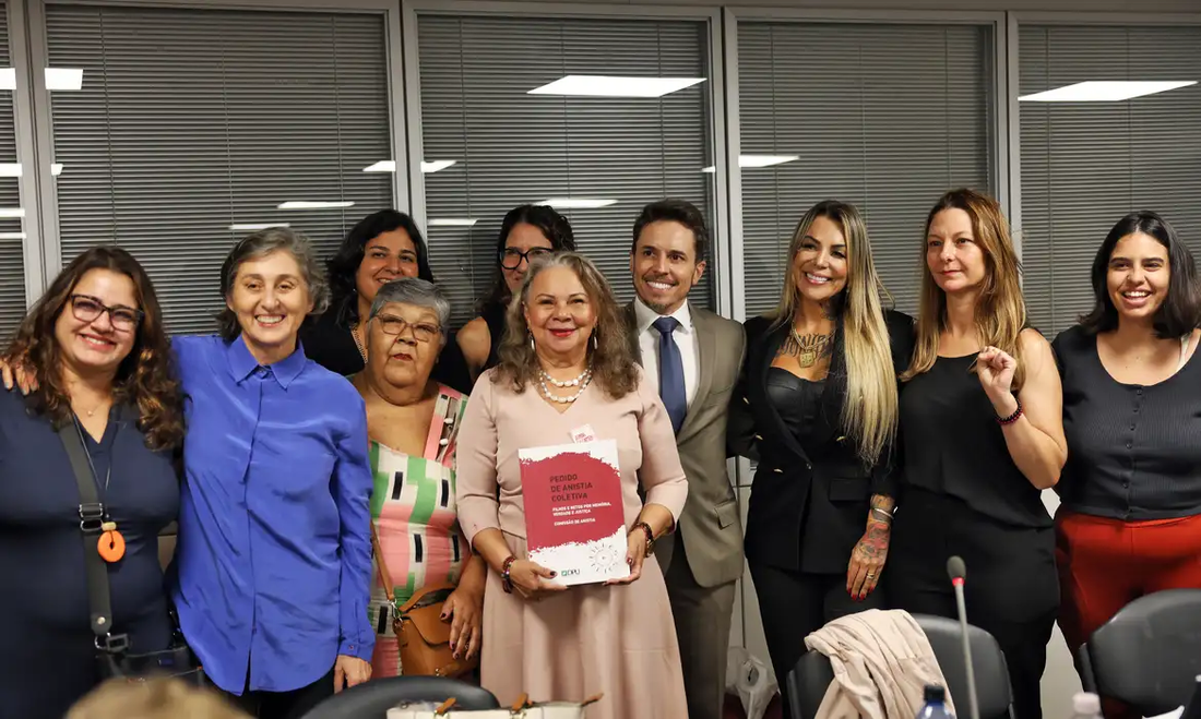 Mulheres do Coletivo Filhos(as) e Netos(as) por Memória, Verdade e Justiça buscam um pedido oficial de desculpas do Estado brasileiro 