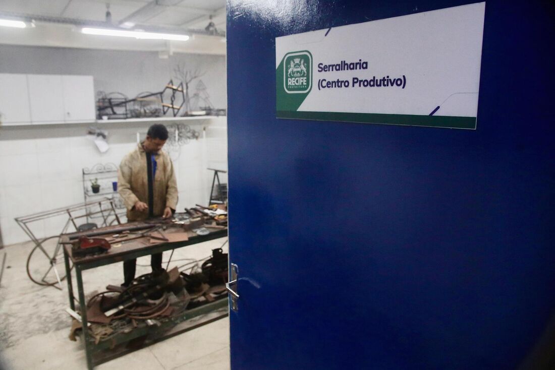 Curso de Serralheiro é um dos oferecidos pela Prefeitura do Recife