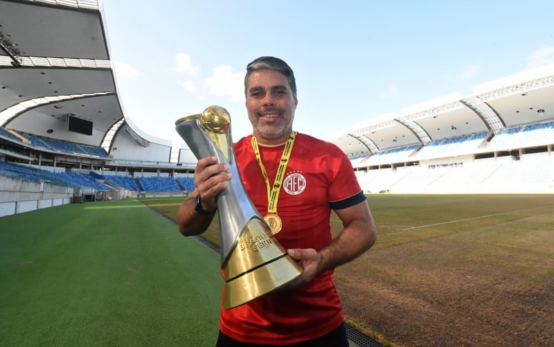Leandro Sena foi campeão da Série D com o América de Natal