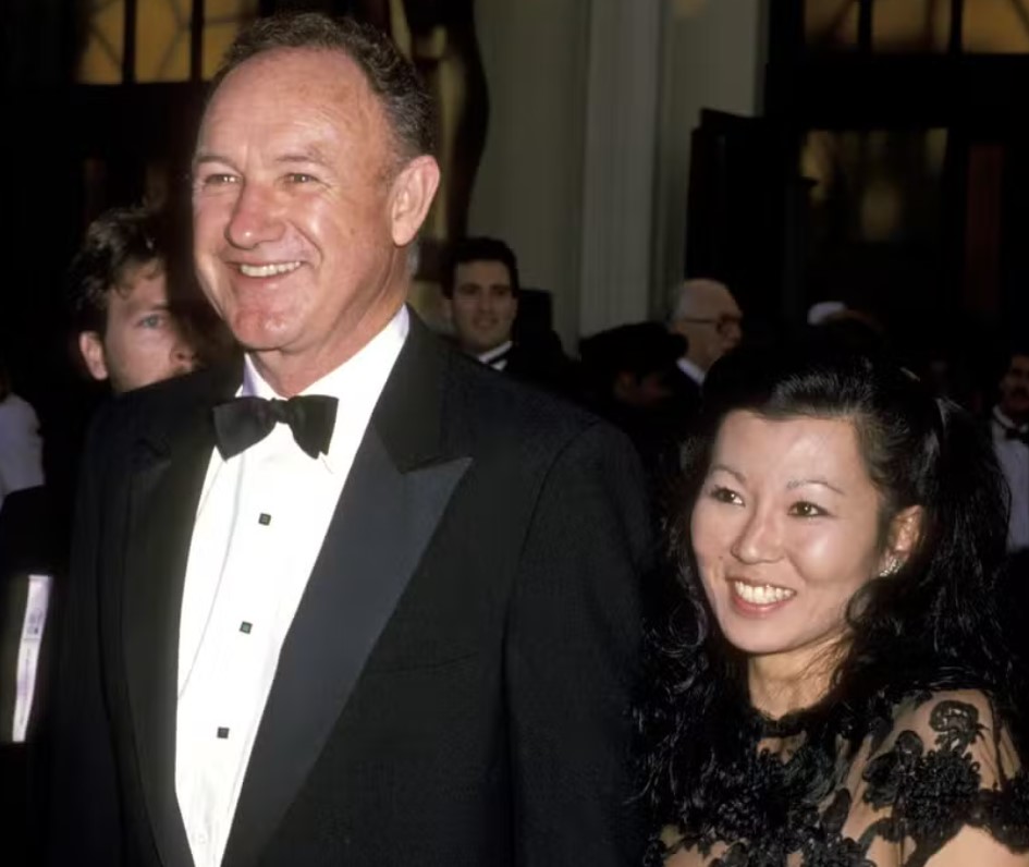 Gene Hackman e Betsy Arakawa durante a cerimônia do Oscar, em 1989