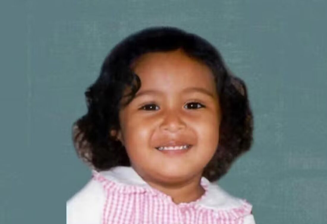 Mulher sequestrada quando bebê nos EUA é encontrada viva 25 anos depois no México.