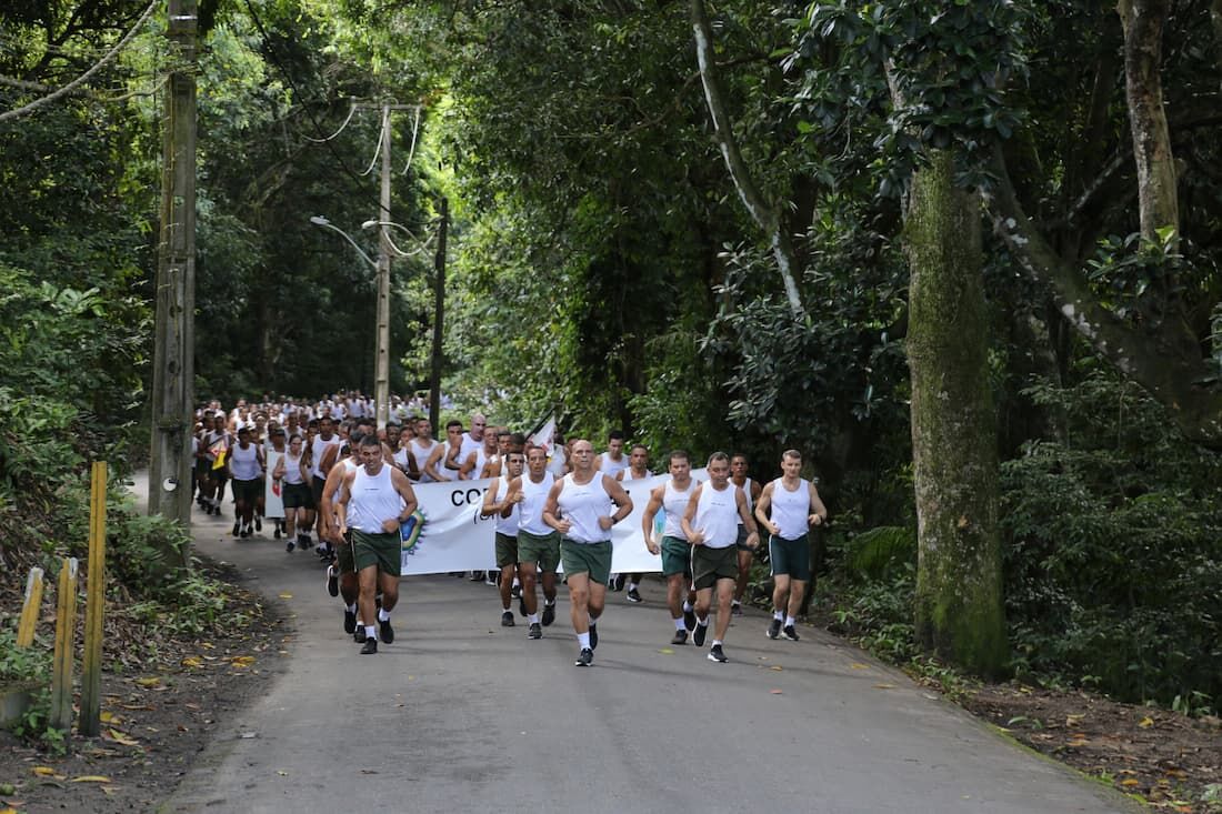 Comando Militar do Nordeste reúne 500 militares em corrida com incentivo ao esporte