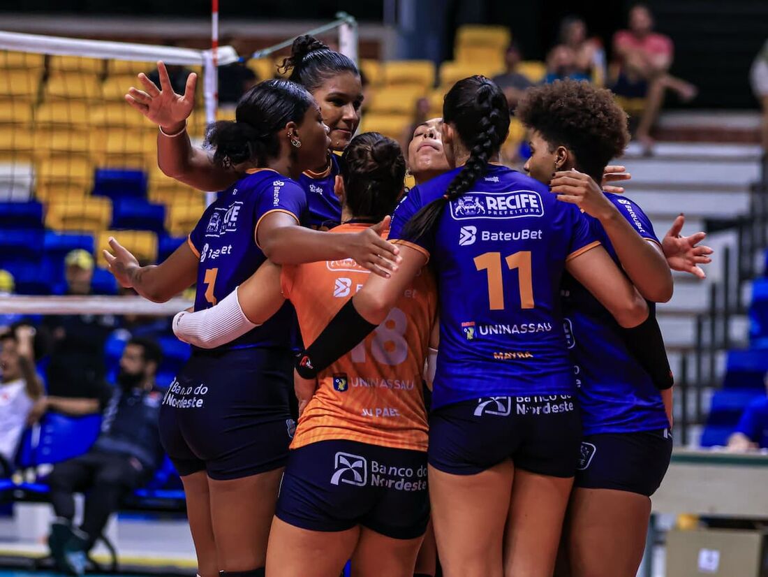 Recife Vôlei faz última partida da primeira fase