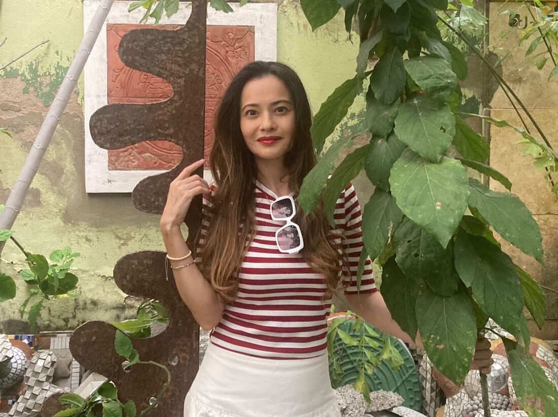 Leila Tabosa é natural de Fortaleza-CE. A pesquisadora e escritora reside em Mossoró-RN onde atua como professora