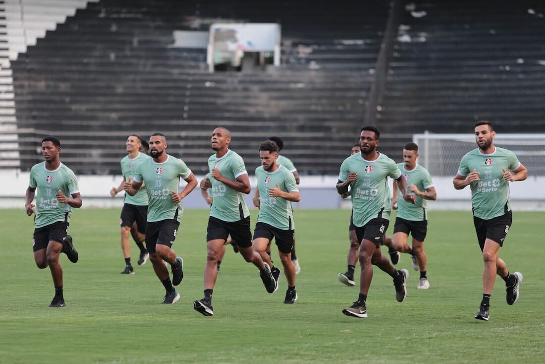 Elenco do Santa Cruz