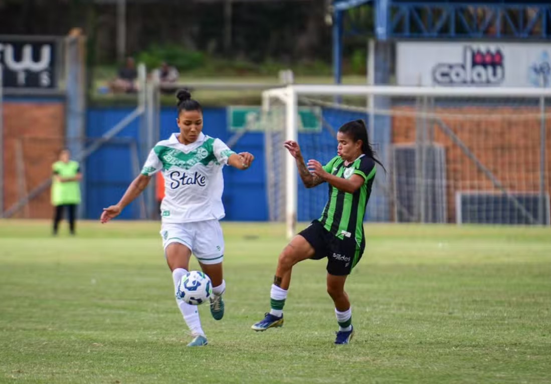 O jogo entre Juventude e América-MG, pela rodada de estreia do Brasileiro feminino 2025