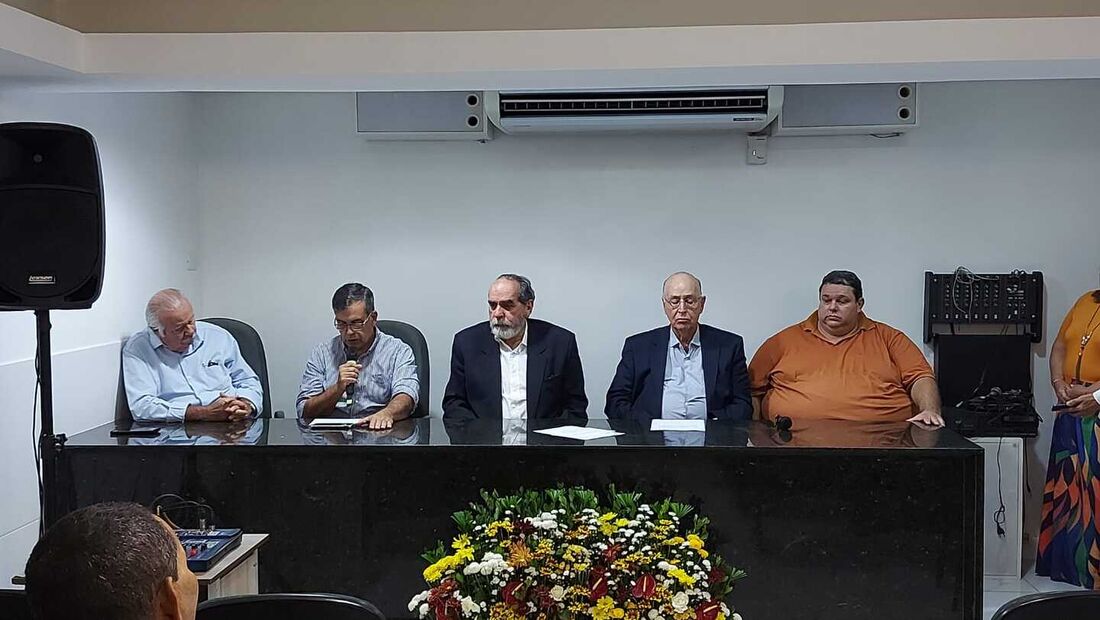 Gerson Carneiro Leão assume presidência do Sindicape 