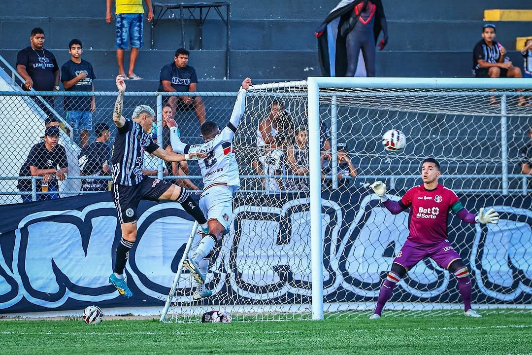 Lance de jogo entre ASA-AL e Santa Cruz, em amistoso preparatório para a Série D