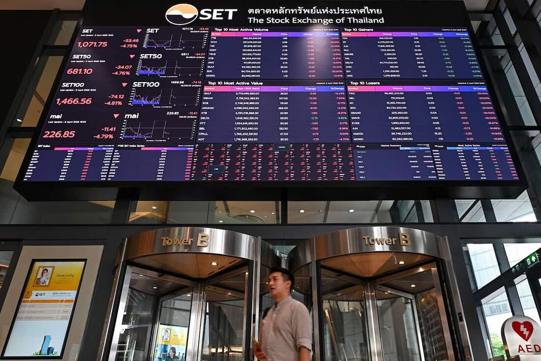 Bolsa de Paris teve forte baixa, após inesperada renúncia do primeiro-ministro da França, Sébastien Lecornu.