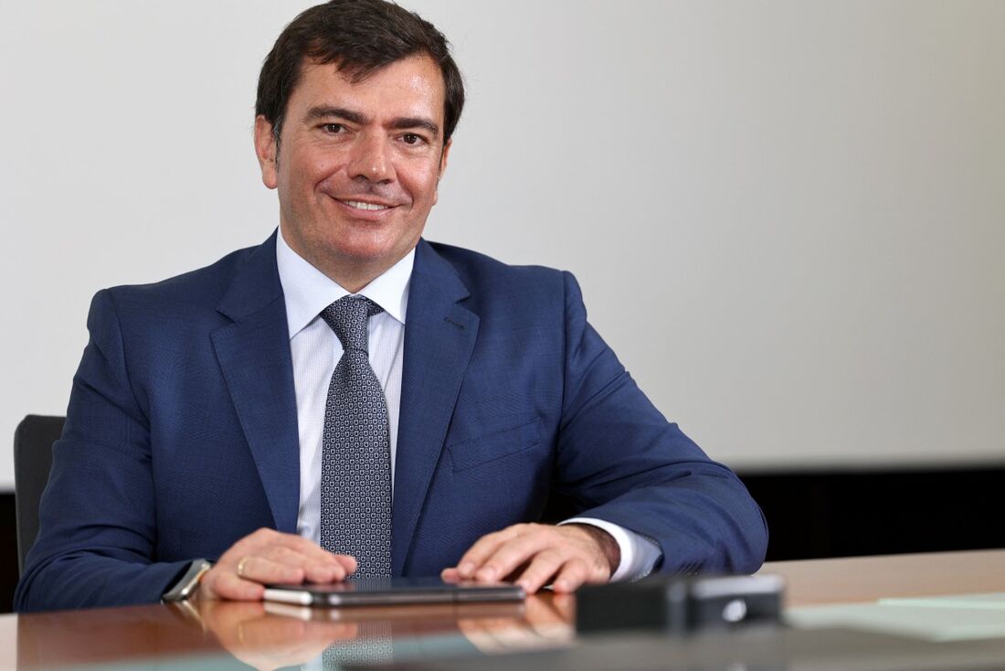 Agustín Escobar, presidente da Siemens Espanha que faleceu ao lado da esposa e dos três filhos após a queda de um helicóptero no rio em Nova York